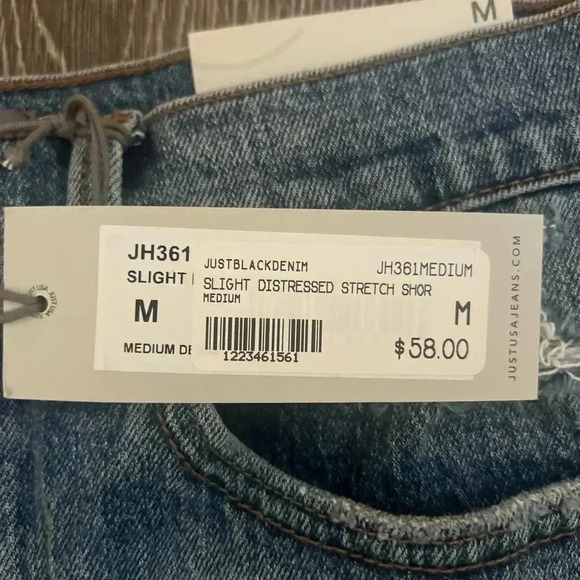 Just USA Woman’s Jean Shorts. NWT. Size Medium - Picture 2 of 3